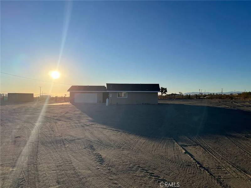 14549 Valle Vista Road, Phelan, CA 92371