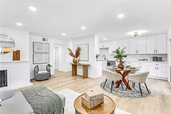 Tustin, CA 92780,17562 Vandenberg Lane #12