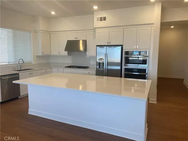 Irvine, CA 92618,527 Mulligan