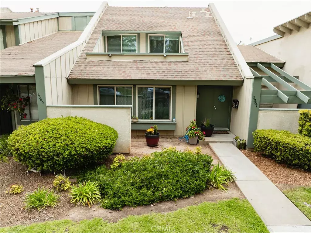 Corona, CA 92882,1361 Camelot Drive