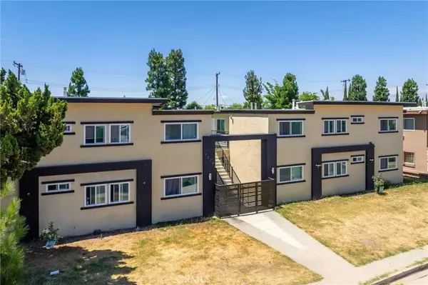 Downey, CA 90241,7370 Neo Street