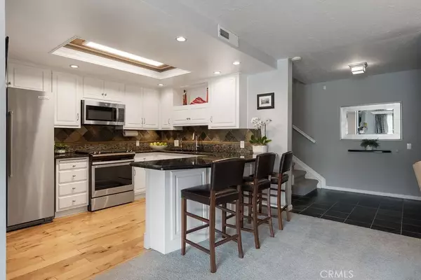 Newport Beach, CA 92660,994 Bayside Cove #611