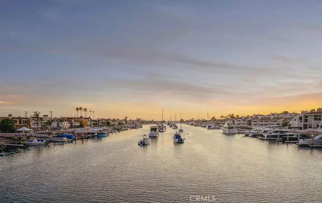 Newport Beach, CA 92660,994 Bayside Cove #611