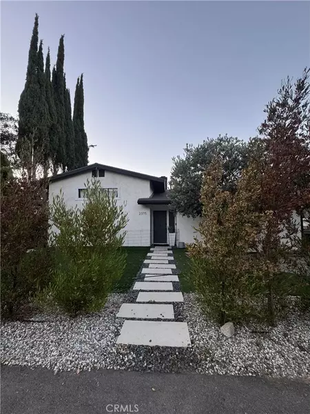 23715 Valley View Road, Calabasas, CA 91302