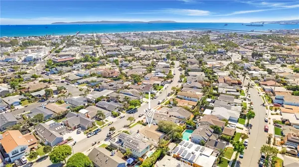 Seal Beach, CA 90740,915 Driftwood Avenue