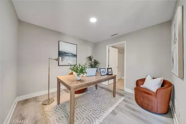 Irvine, CA 92612,85 Lennox