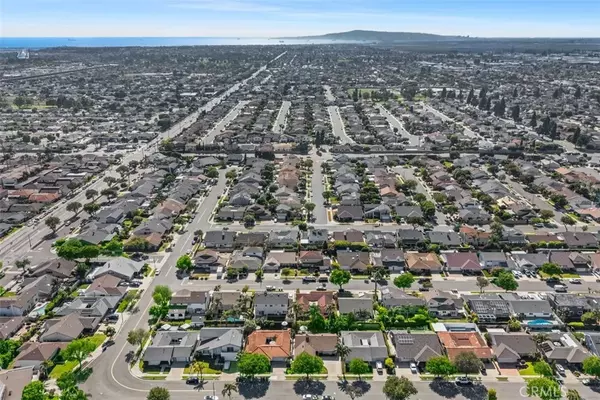 Huntington Beach, CA 92647,16381 Magellan Lane