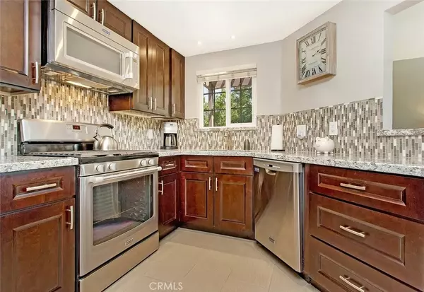 24451 Hillsdale Avenue #111, Laguna Hills, CA 92653
