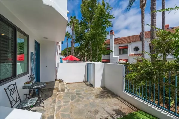 Huntington Beach, CA 92648,19561 Pompano Ln #104