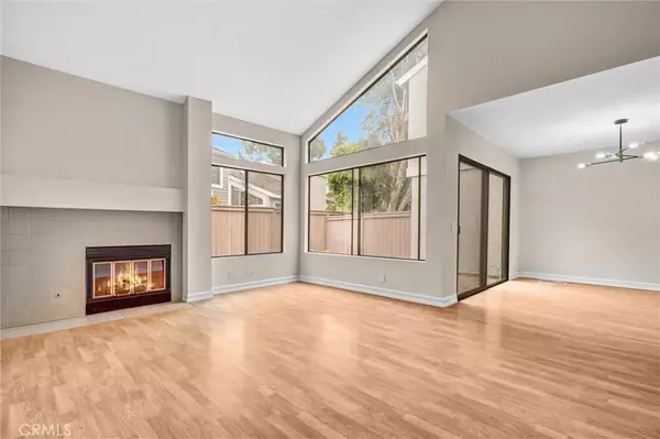 Irvine, CA 92606,401 Deerfield Avenue #84