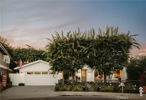 223 Robinhood Place, Costa Mesa, CA 92627