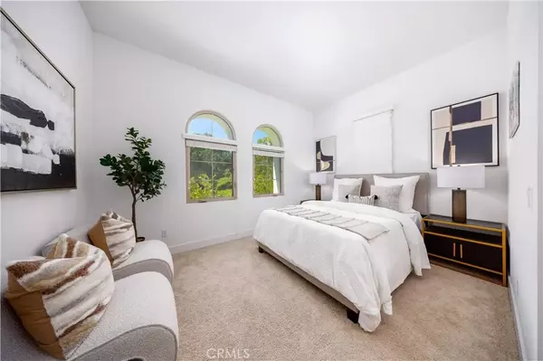 Irvine, CA 92602,100 Jayhawk