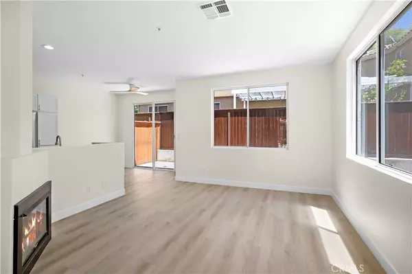 Rancho Santa Margarita, CA 92688,90 CALLE DE FELICIDAD