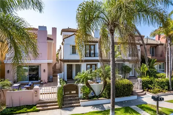 517 21st Street,  Huntington Beach,  CA 92648