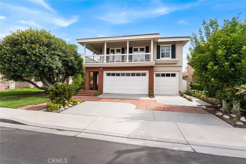 Tustin, CA 92782,2201 Marselina