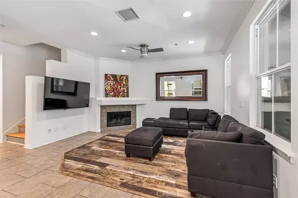 Irvine, CA 92603,119 Jadestone