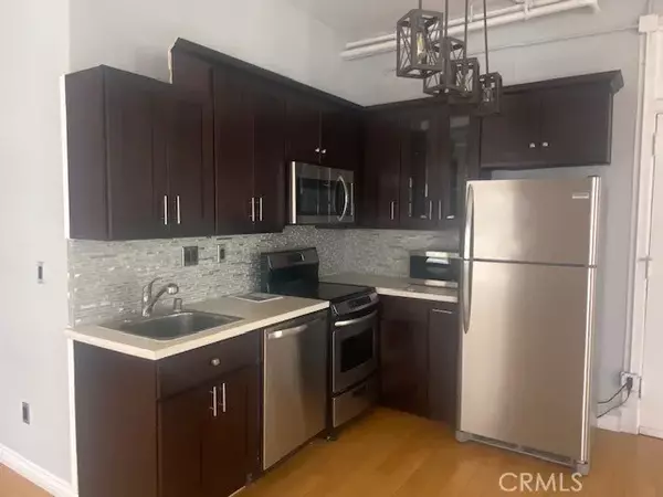 Los Angeles, CA 90014,215 W 7th Street #902