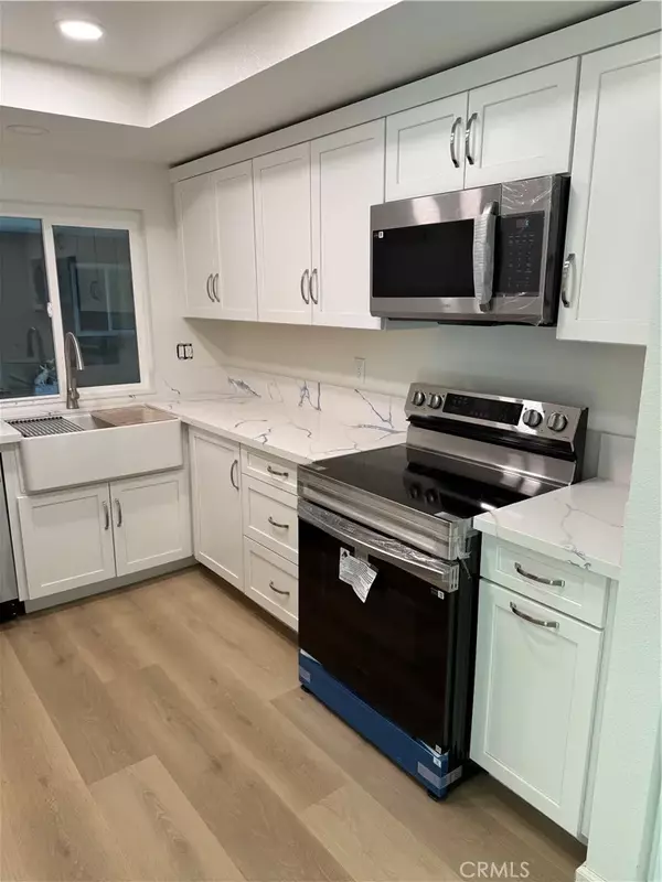 Huntington Beach, CA 92646,8877 Lauderdale Court #211C