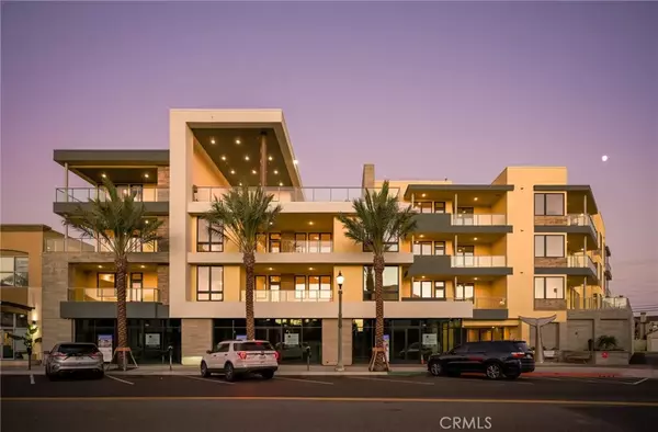 Huntington Beach, CA 92648,414 Main #230