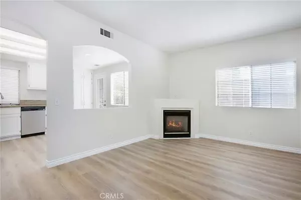 Lake Forest, CA 92610,64 Rue Fontaine