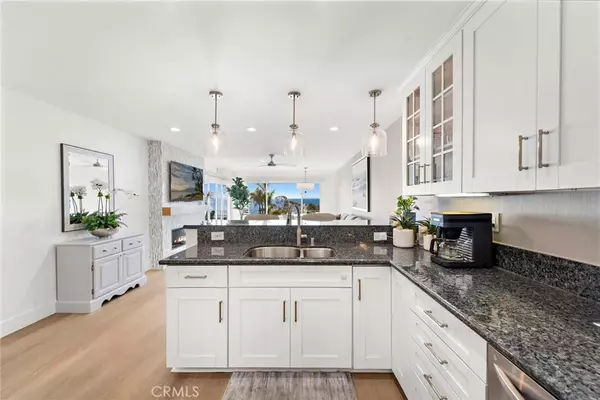 Laguna Beach, CA 92651,240 Moss Street #4