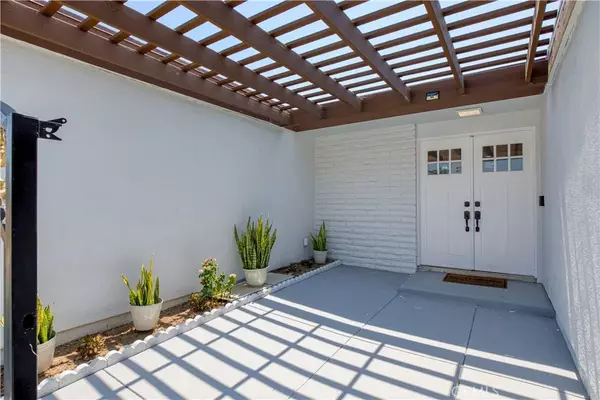 Tustin, CA 92780,14332 Kipling Lane