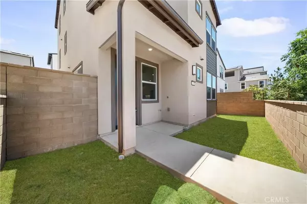 Irvine, CA 92618,410 Lobata