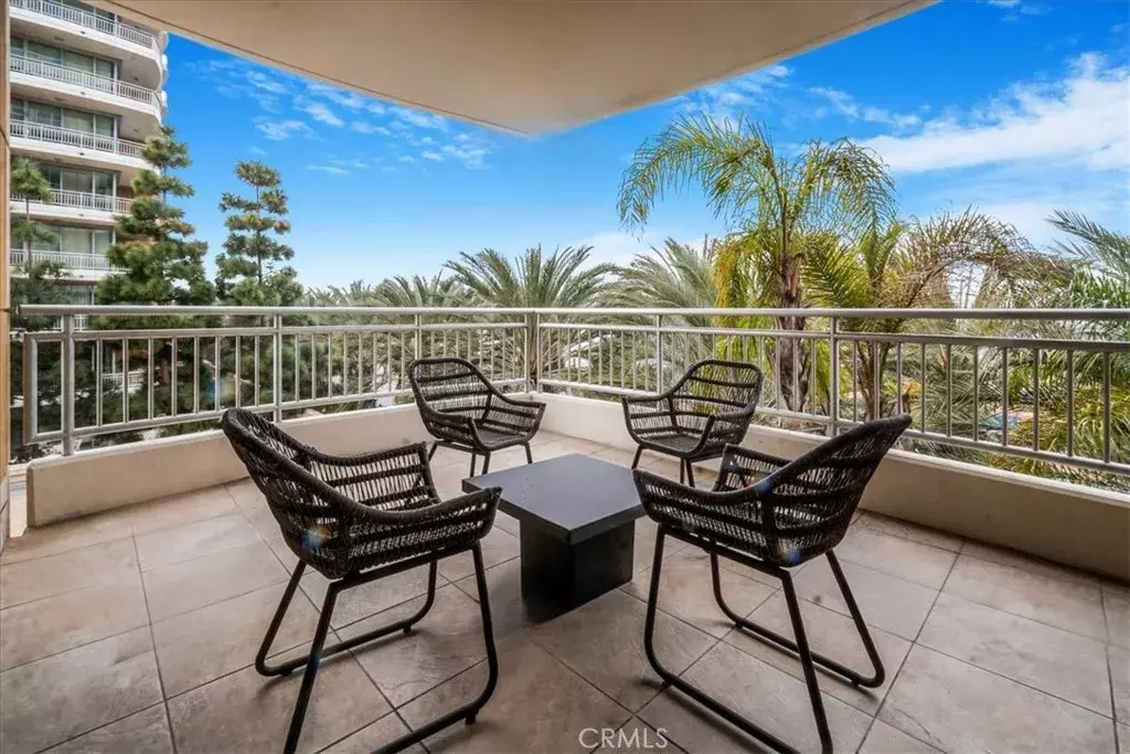 Irvine, CA 92612,3059 Scholarship