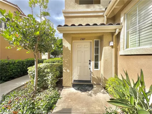 Irvine, CA 92618,1307 Elmhurst