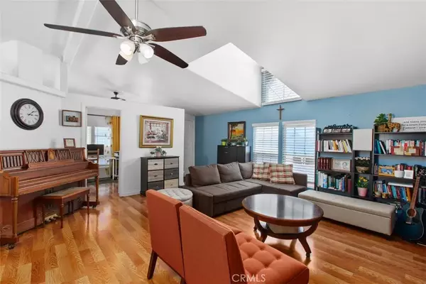 Anaheim, CA 92807,5815 E La Palma #74