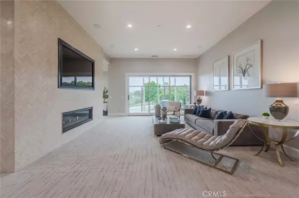 Newport Beach, CA 92660,106 Ocean Vista