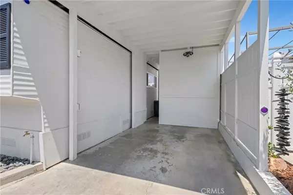 Newport Beach, CA 92660,94 Yorktown