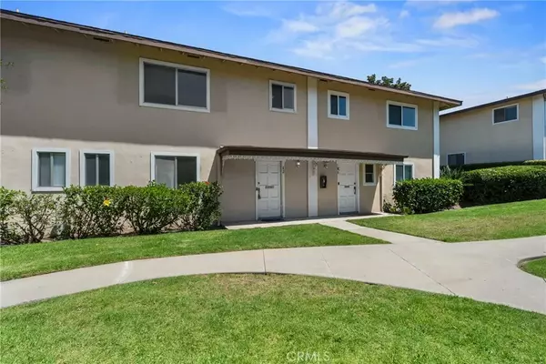Orange, CA 92865,2525 N Bourbon Court #E2