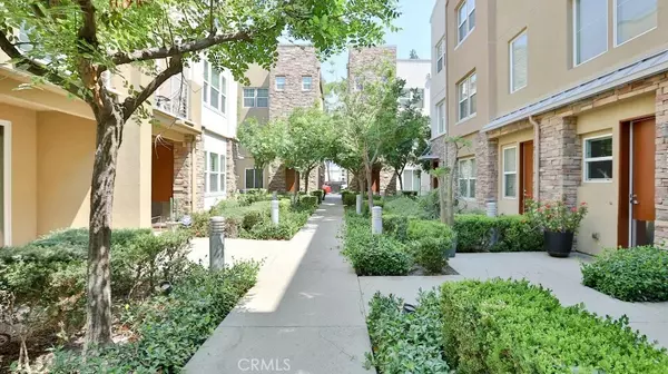 Santa Ana, CA 92705,253 E Jeanette Lane