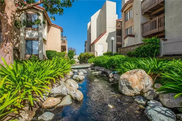 Huntington Beach, CA 92649,16551 Grunion #204