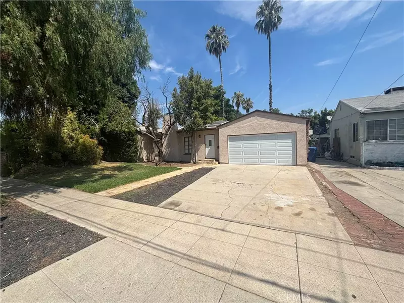 14205 Haynes Street, Van Nuys, CA 91401
