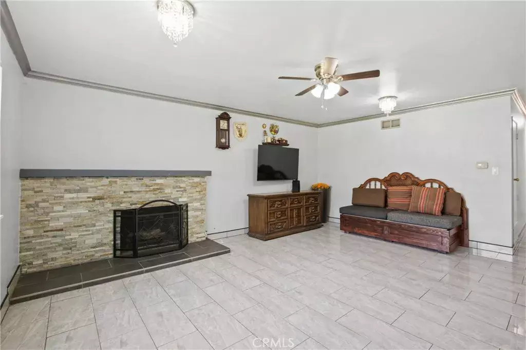 Anaheim, CA 92804,9155 Pacific Avenue #264