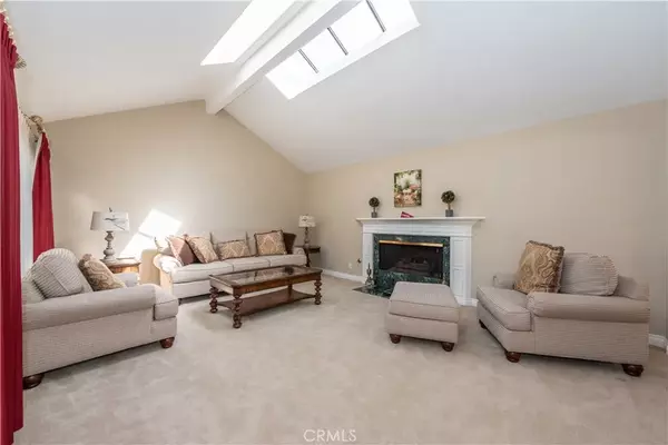 Irvine, CA 92603,9 Sunrise