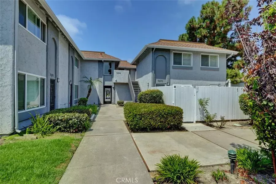 9694 Pettswood Drive #4, Huntington Beach, CA 92646