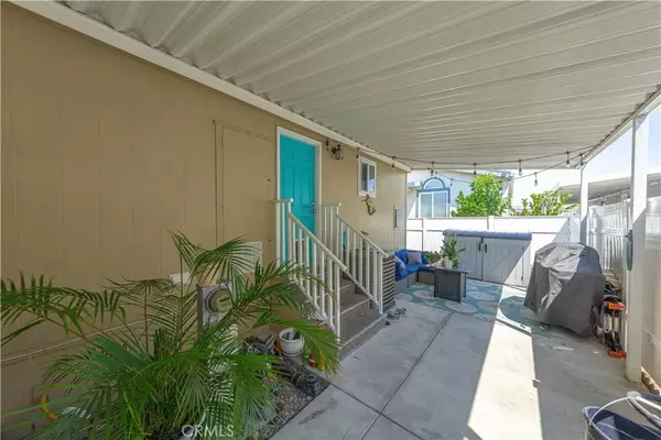 Fountain Valley, CA 92708,105 Crow