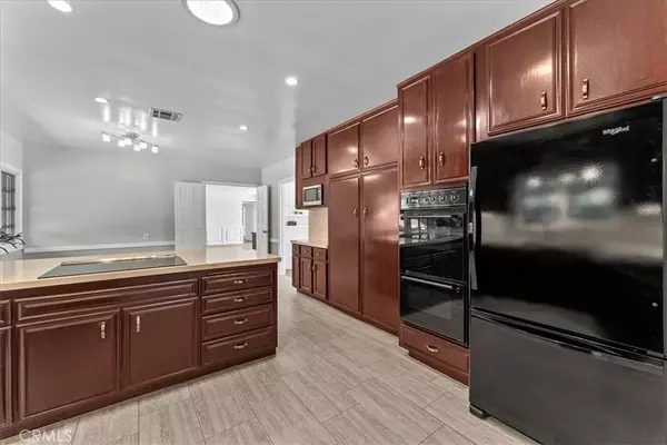 Rancho Palos Verdes, CA 90275,27846 Palos Verdes Drive East