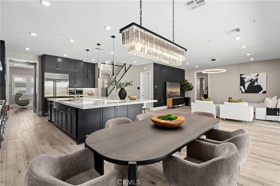 113 Pixel, Irvine, CA 92618