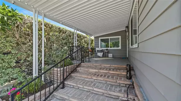 Yorba Linda, CA 92886,3678 Lake Crest #41