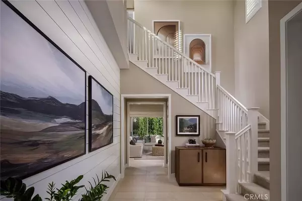 Irvine, CA 92618,117 Awning