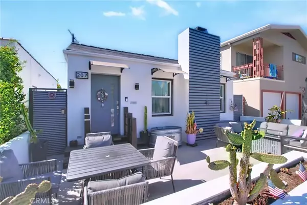 207 Santa Ana Avenue, Long Beach, CA 90803