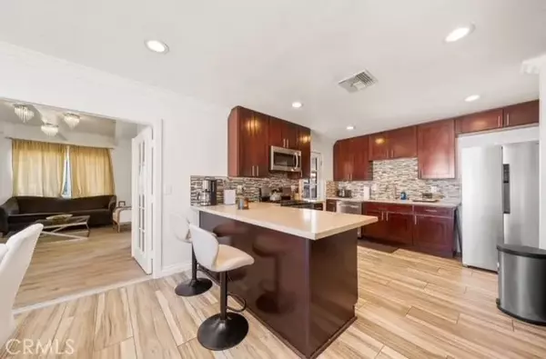Lake Forest, CA 92630,24252 Palmek Circle