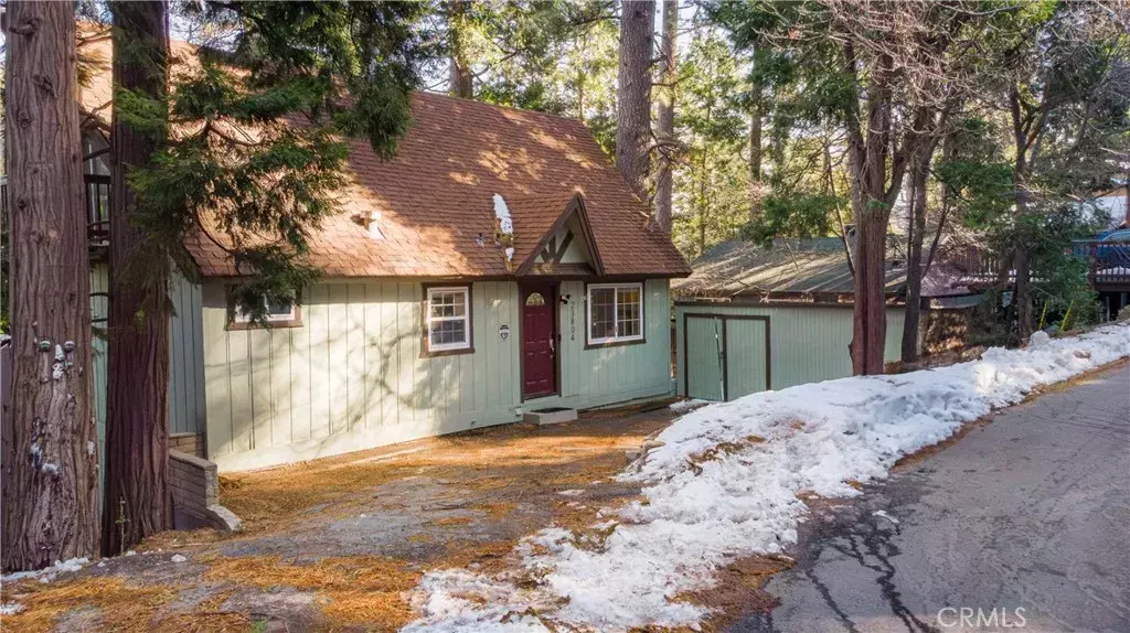 23804 Lakeview Drive, Crestline, CA 92325