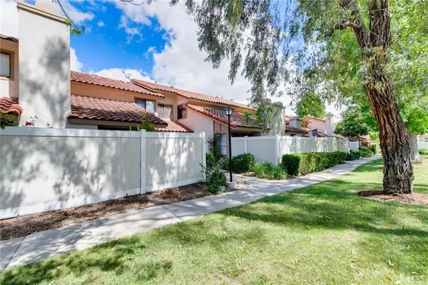 Diamond Bar, CA 91765,1327 Solera Lane #6