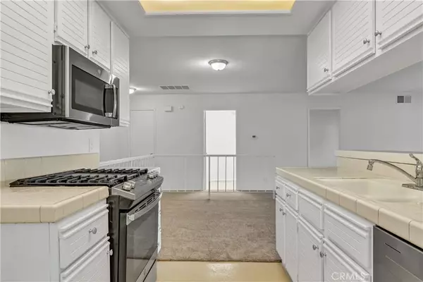 Lake Forest, CA 92630,21283 Tupelo Lane #4
