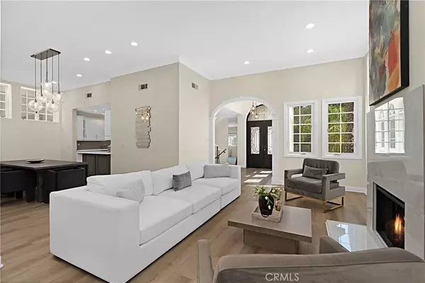 Woodland Hills, CA 91364,21047 Dumetz Road